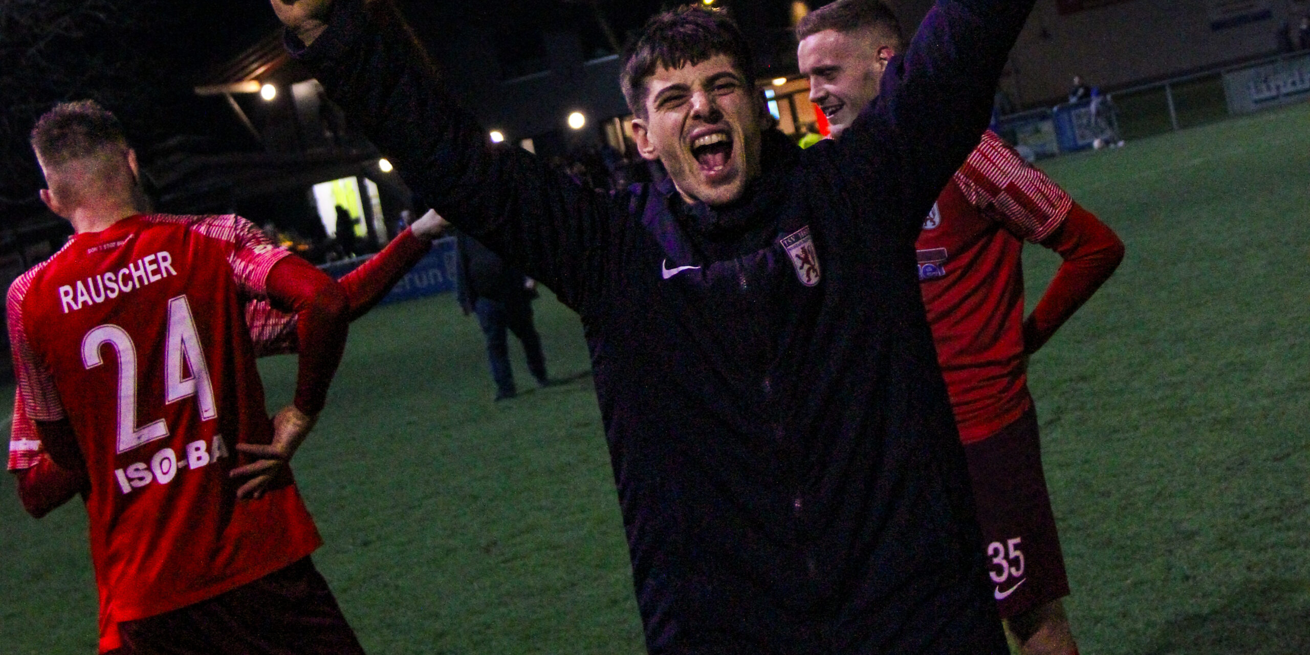 Doppeltorschütze Leon Simeth Freut Sich Über Den Sieg